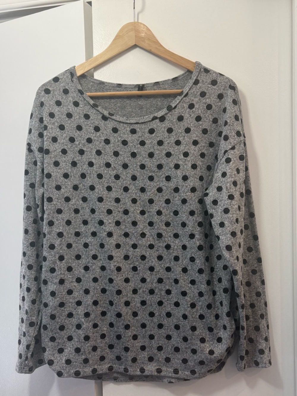 Edista Los Angelas Medium Polka Dot Crewneck Sweater Shirt